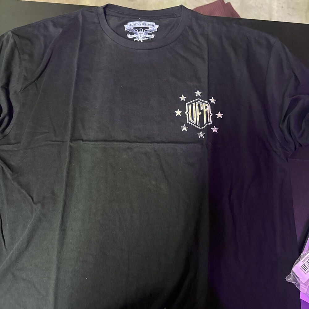 I Love My Freedom  "I Don't Run, I Reload" Gun Graphic Tee XL